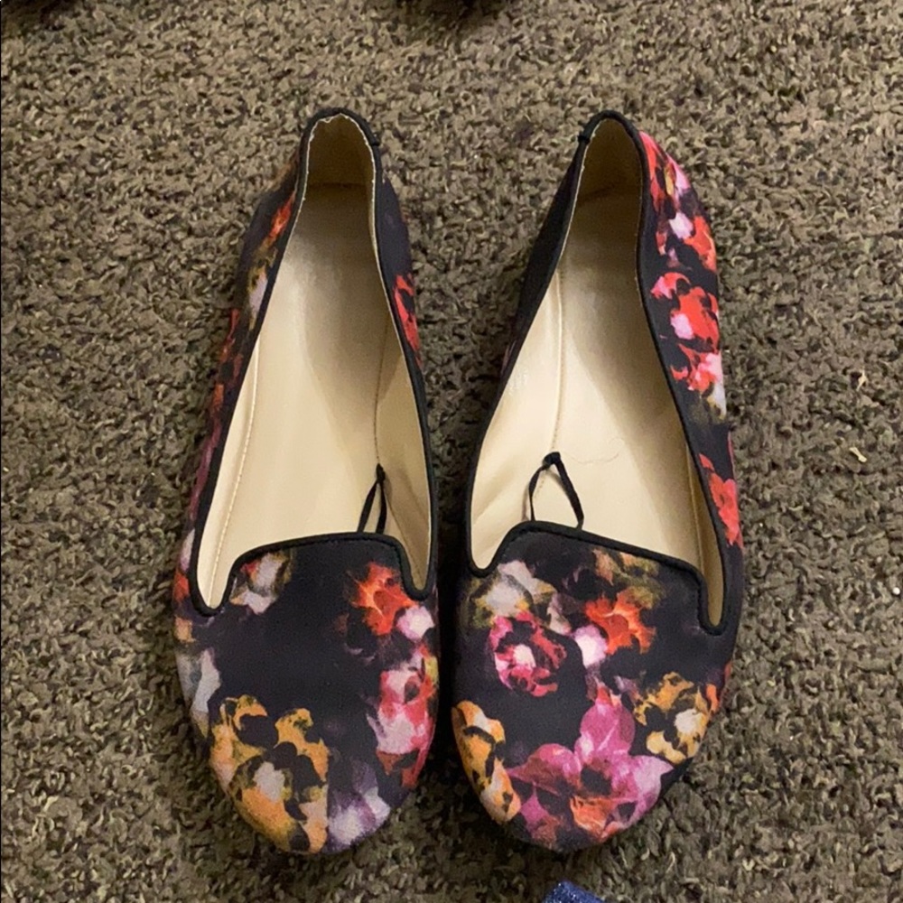 Flat shoes
